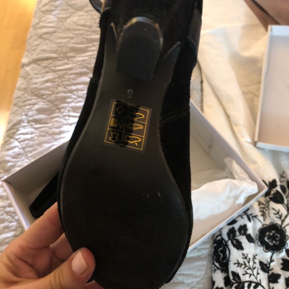 Open toed Short Booties - Picture 7 of 7